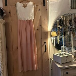 Beautiful size small maxi, peach and cream